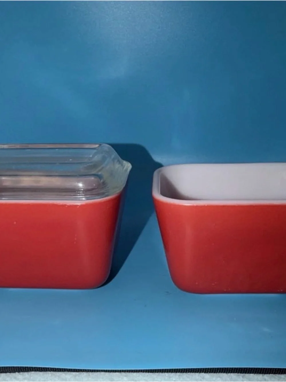 Pyrex Red Ceramic-Style Rectangular Baking Dishes (Set of 2)